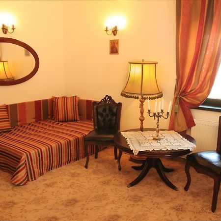 Conacul Bratescu Hotel Bran  Ngoại thất bức ảnh