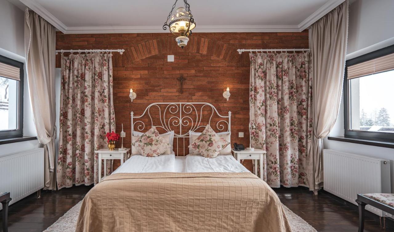 Conacul Bratescu Hotel Bran  Ngoại thất bức ảnh