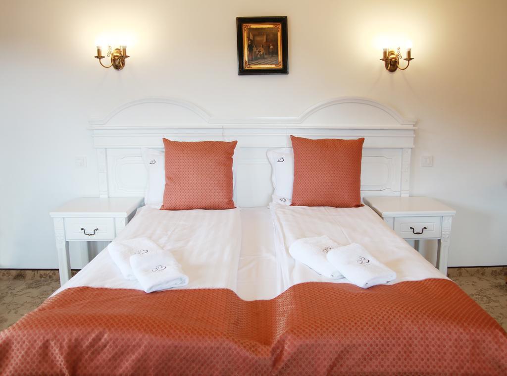 Conacul Bratescu Hotel Bran  Phòng bức ảnh