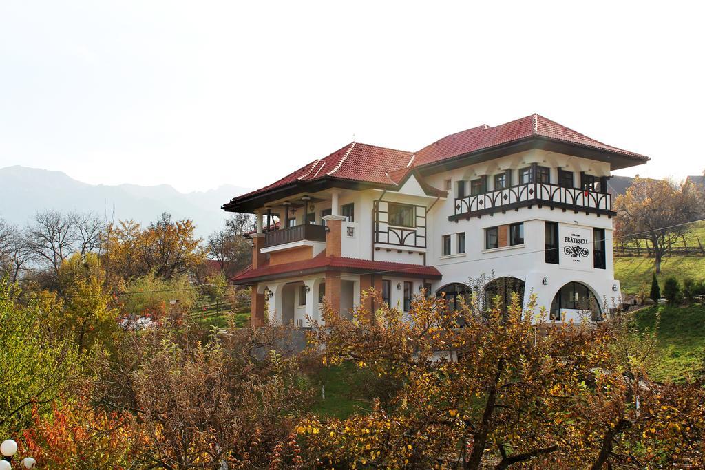 Conacul Bratescu Hotel Bran  Ngoại thất bức ảnh