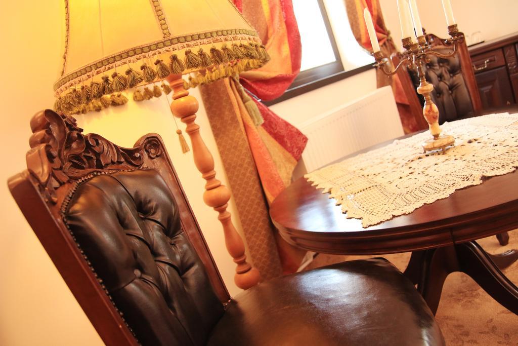 Conacul Bratescu Hotel Bran  Ngoại thất bức ảnh