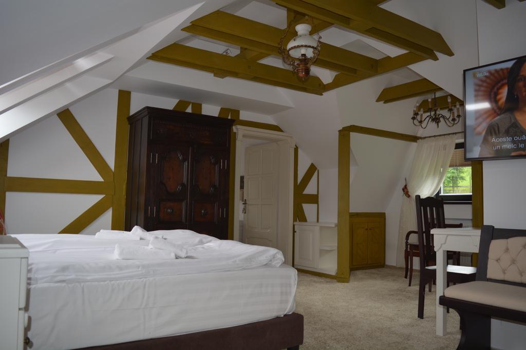 Conacul Bratescu Hotel Bran  Ngoại thất bức ảnh