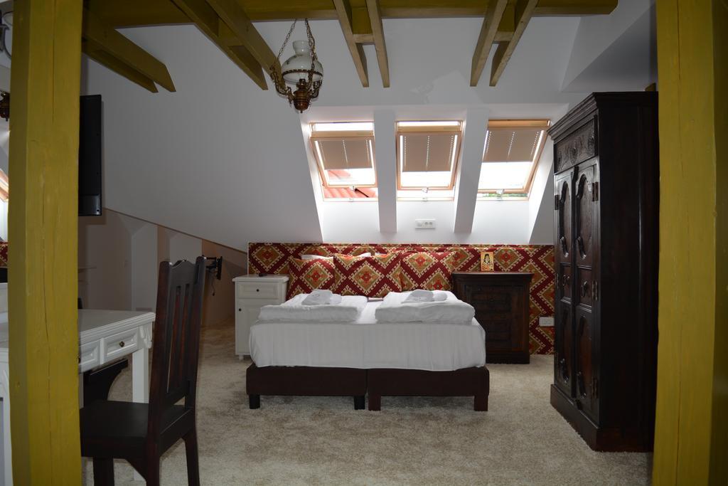 Conacul Bratescu Hotel Bran  Ngoại thất bức ảnh