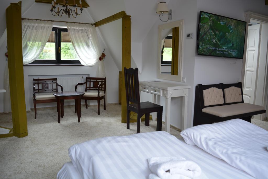 Conacul Bratescu Hotel Bran  Ngoại thất bức ảnh