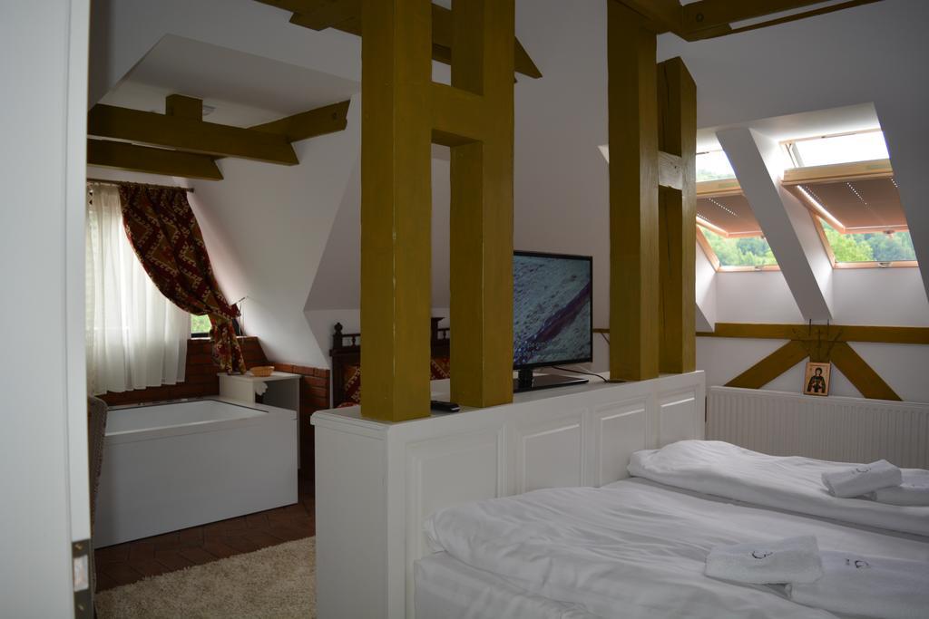 Conacul Bratescu Hotel Bran  Ngoại thất bức ảnh