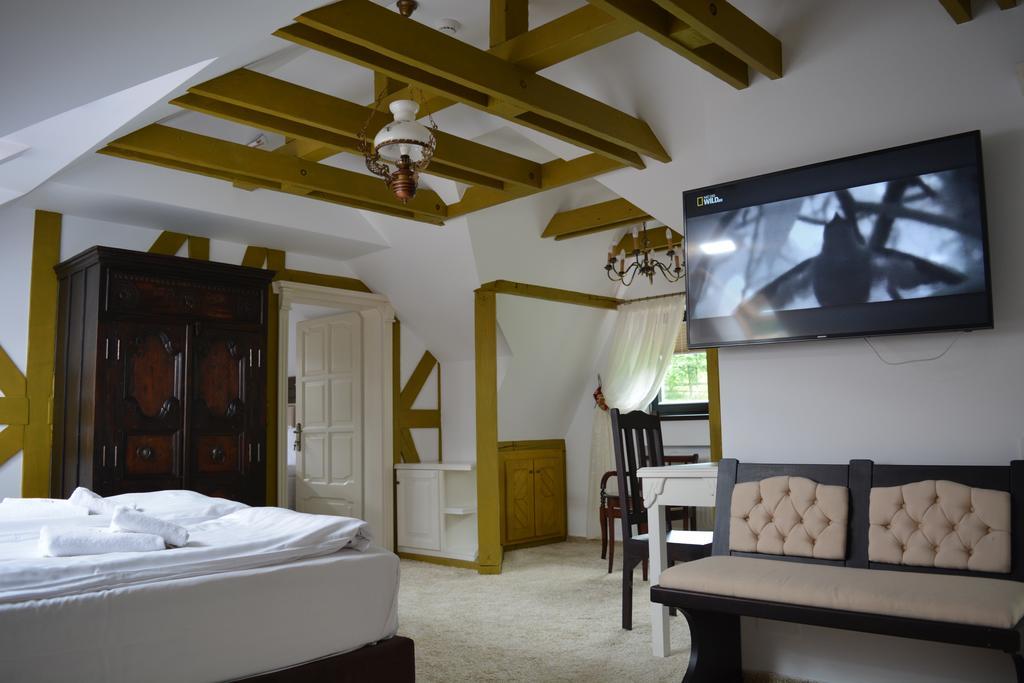 Conacul Bratescu Hotel Bran  Ngoại thất bức ảnh